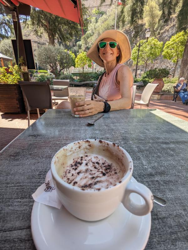 Quick cafe while the kids play in a playground