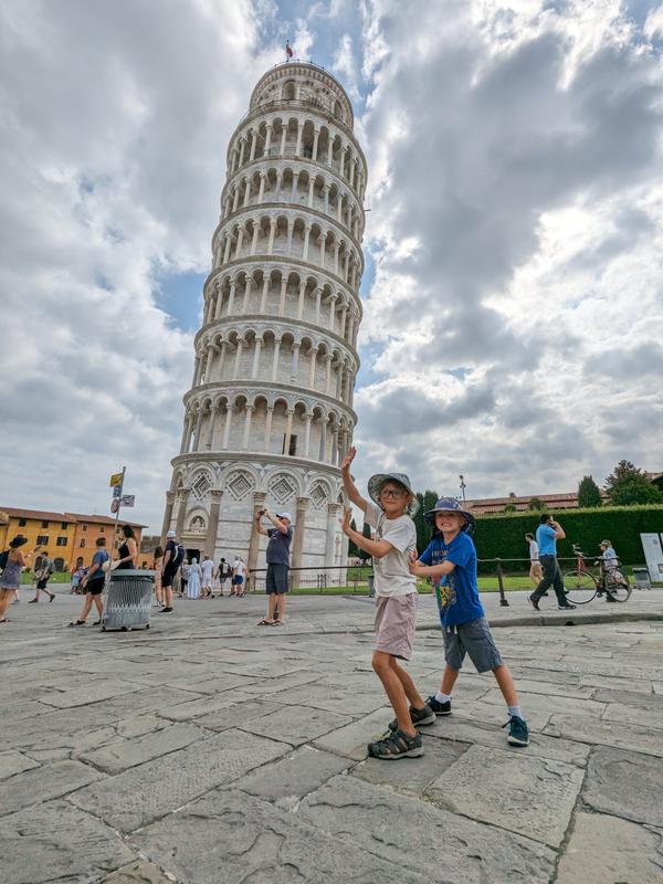 Leaning tower