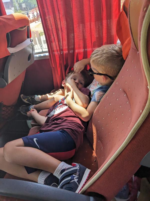 The kids played a lot of interesting games on the way.